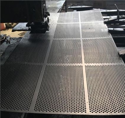 ASTM AISI Płyta wykrawająca ze stali nierdzewnej 0,3 mm SUS304L Okrągły otwór walcowany na zimno