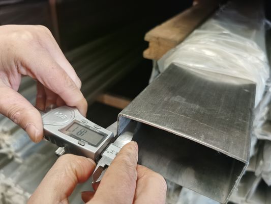 ASTM A479 Kwadratowa rura ze szczotkowanej stali nierdzewnej, polerowana, jasna 0,6 mm